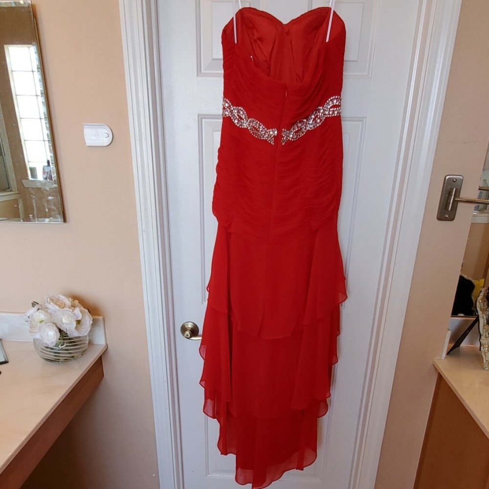 NWT High-low Red Gown by Decode 1.8 - Picture 5 of 8